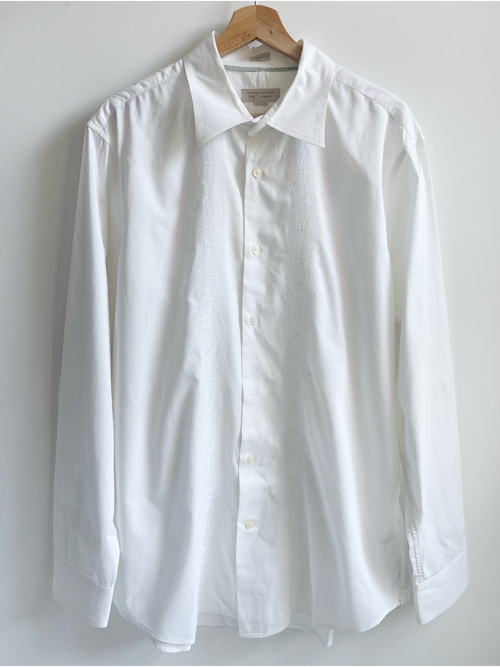 Banana Republic Embroidered Button Up Classic Fit Longsleeve Shirt White Large
